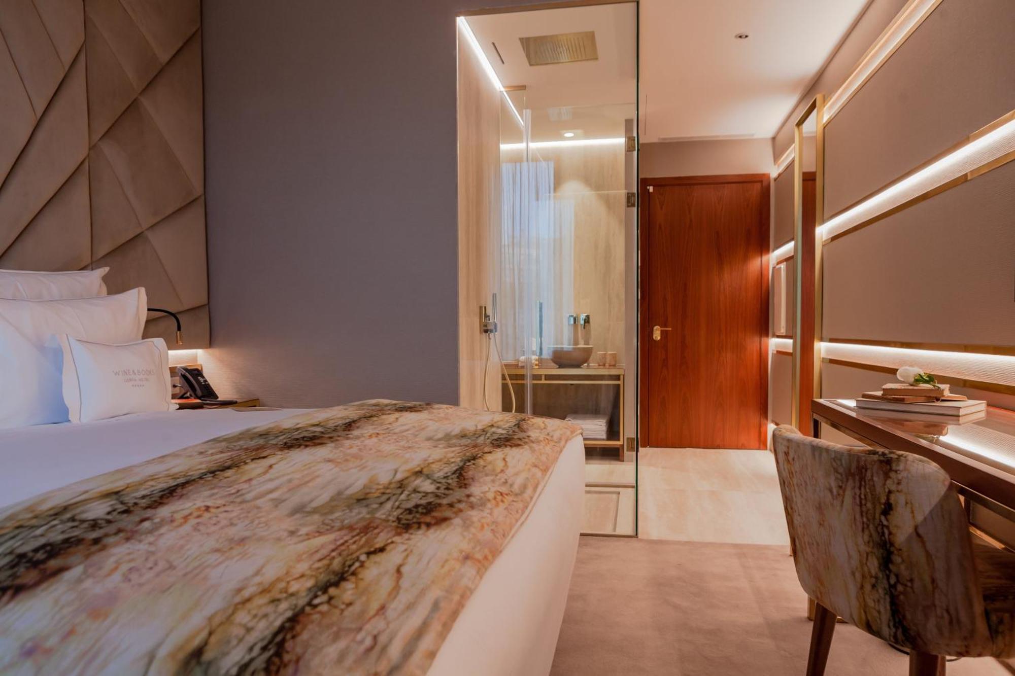 Wine & Books Lisboa Hotel Экстерьер фото A bedroom at the hotel
