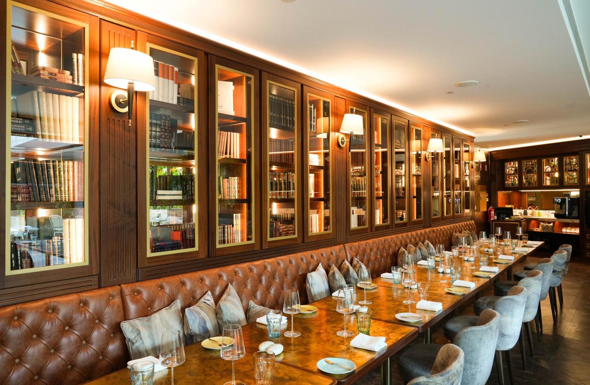 Wine & Books Lisboa Hotel Экстерьер фото Interior of the restaurant
