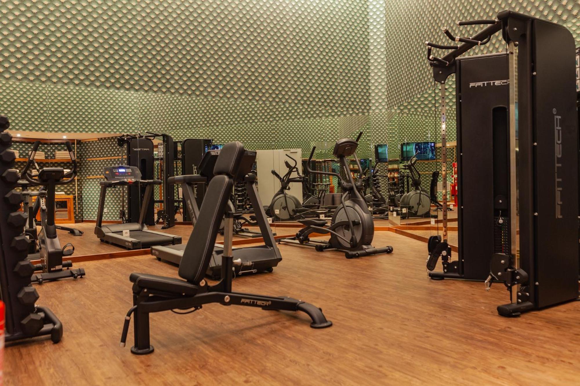 Wine & Books Lisboa Hotel Экстерьер фото The gym at the hotel