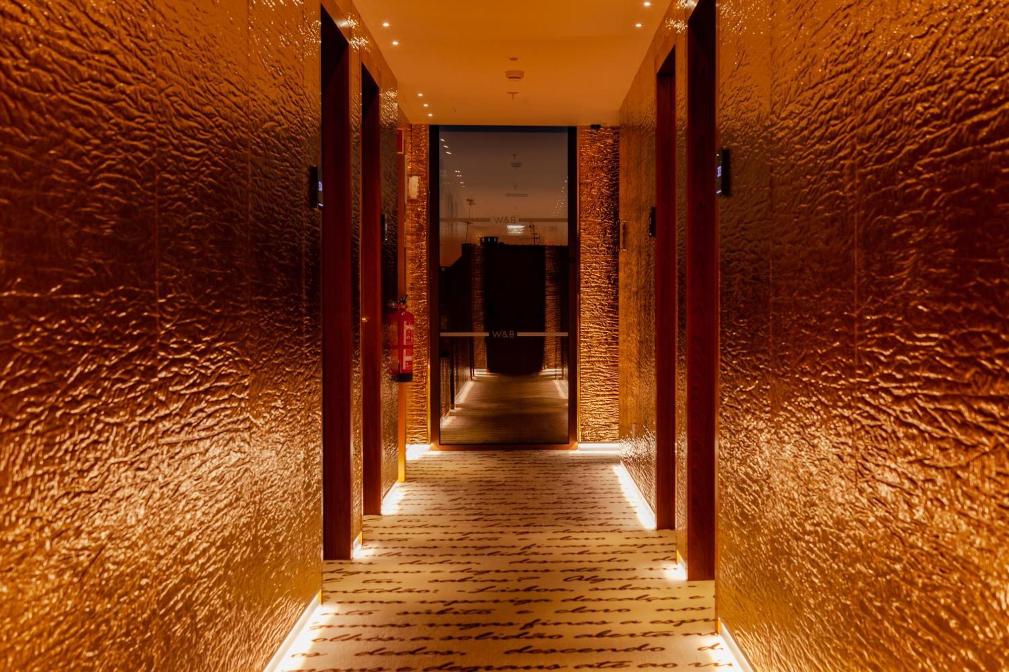 Wine & Books Lisboa Hotel Экстерьер фото The interior of the hotel