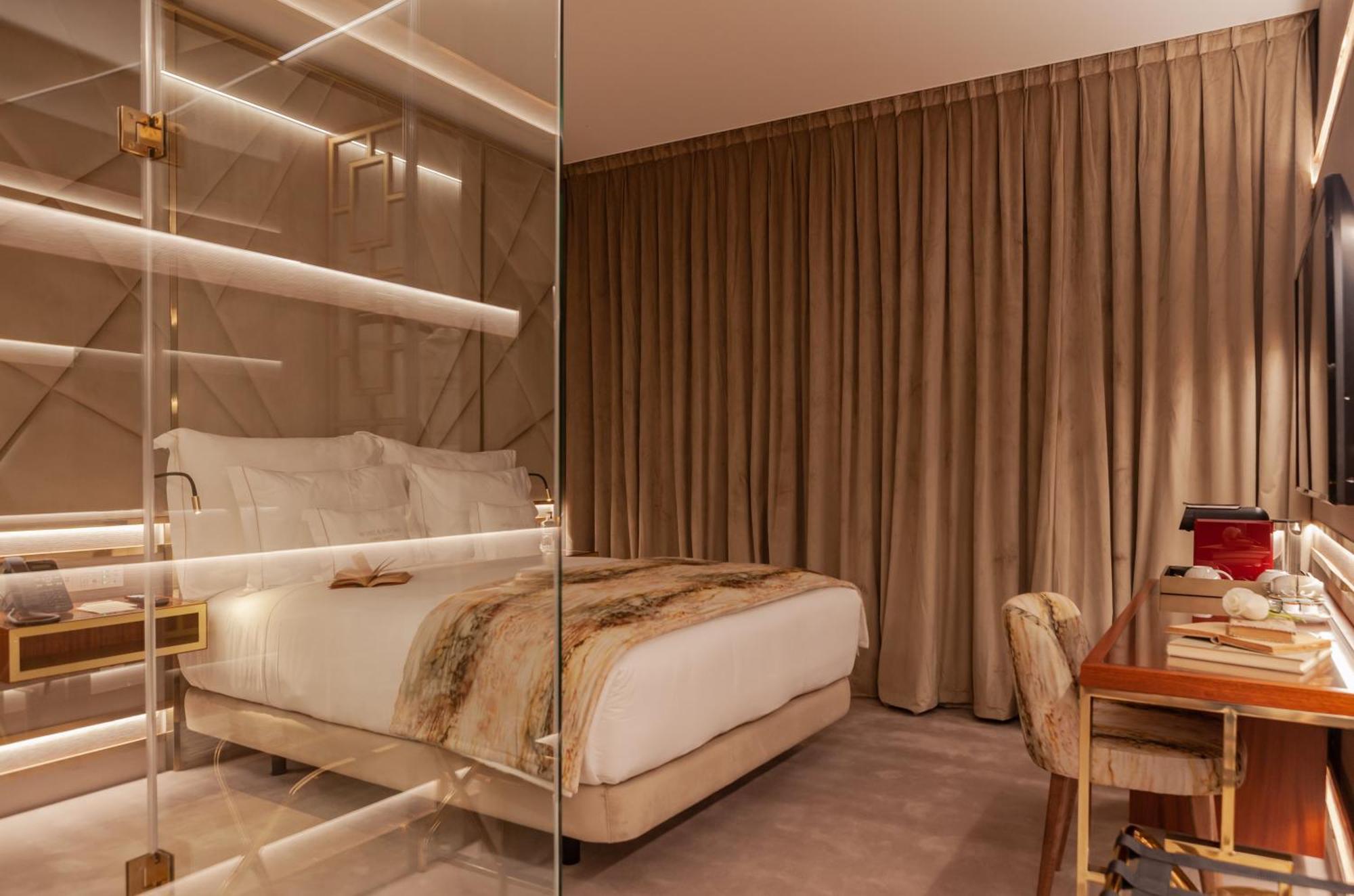 Wine & Books Lisboa Hotel Номер фото A bedroom at the hotel